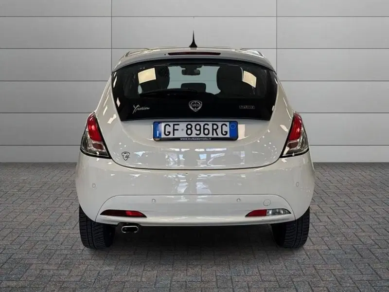 Lancia Ypsilon usata a Prato (6)
