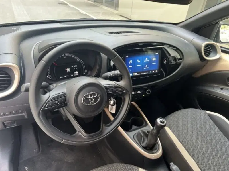 Toyota Aygo X usata a Modena (13)