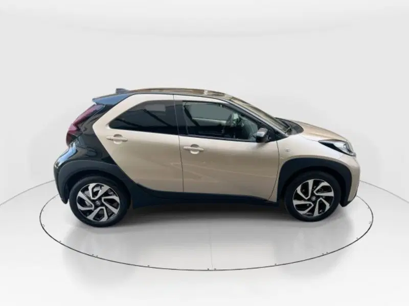 Toyota Aygo X usata a Modena (8)