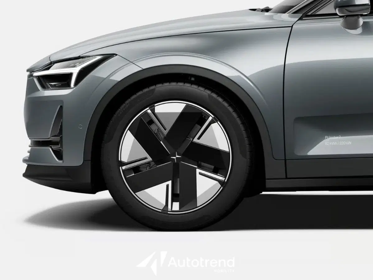 Polestar Polestar 2 nuova a Bari (16)