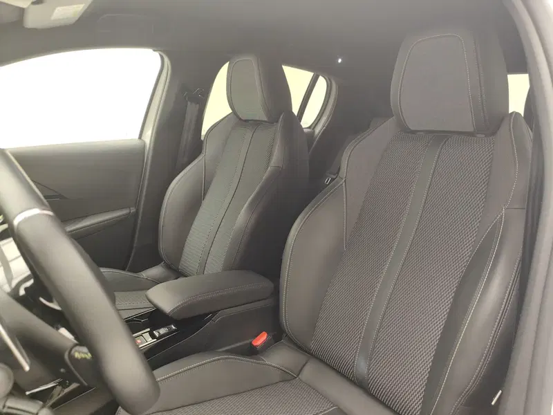 Peugeot 208 usata a Como (12)