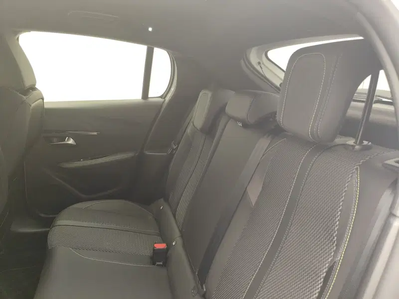 Peugeot 208 usata a Como (13)