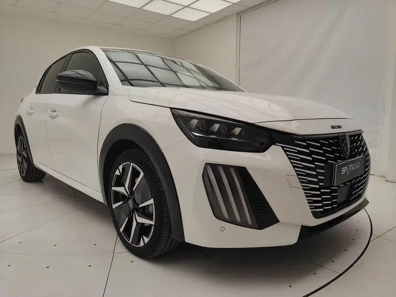 Peugeot 208 usata a Como (3)