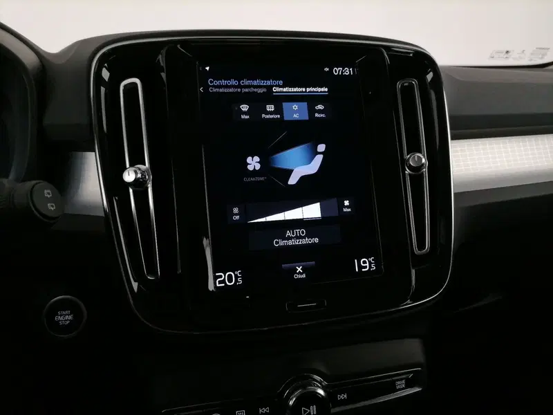 Volvo XC40 usata a Roma (16)