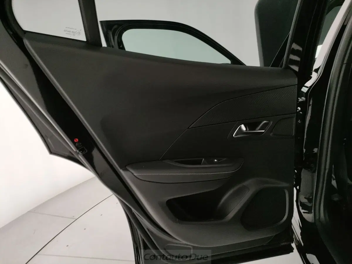 Peugeot 2008 nuova a Caserta (12)