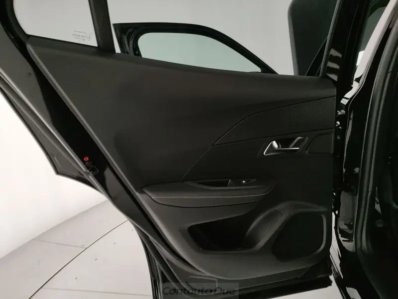Peugeot 2008 nuova a Caserta (12)
