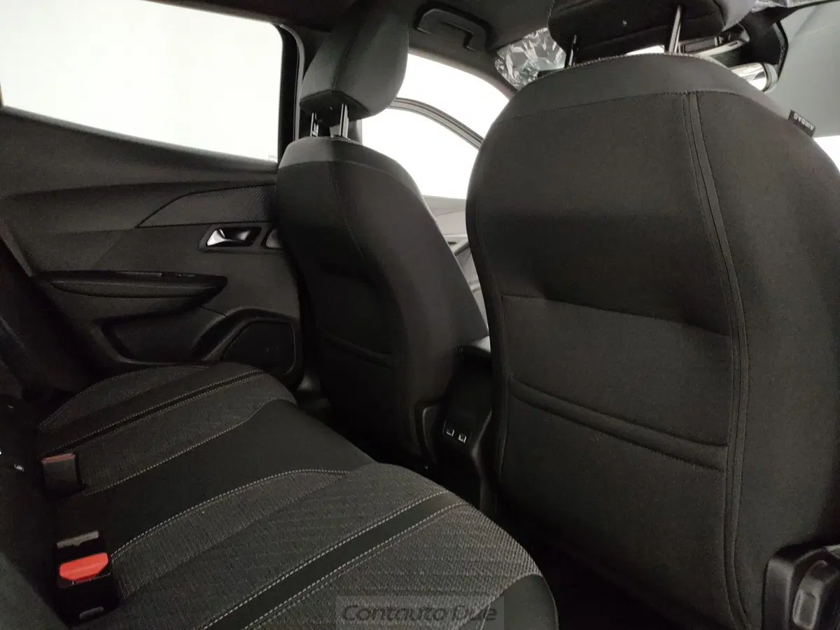 Peugeot 2008 nuova a Caserta (15)