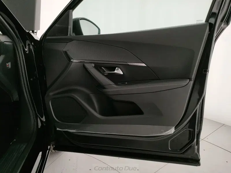 Peugeot 2008 nuova a Caserta (17)