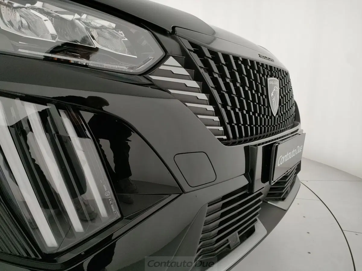 Peugeot 2008 nuova a Caserta (18)