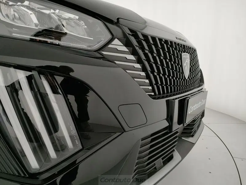 Peugeot 2008 nuova a Caserta (18)