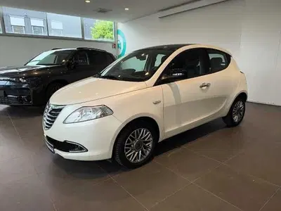 Lancia Ypsilon 1.2 69 CV 5 porte Platinum del 2011 usata a Forli'