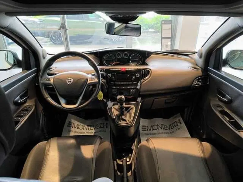 Lancia Ypsilon usata a Forlì-Cesena (10)