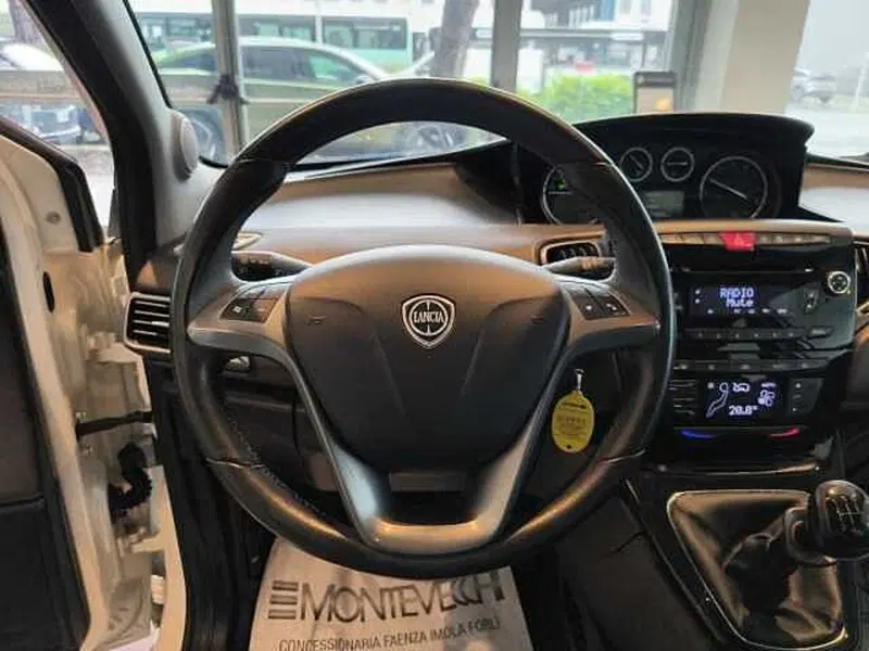 Lancia Ypsilon usata a Forlì-Cesena (18)