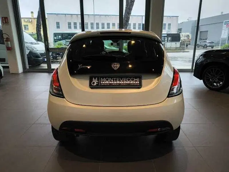 Lancia Ypsilon usata a Forlì-Cesena (5)