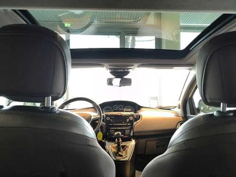 Lancia Ypsilon usata a Forlì-Cesena (7)