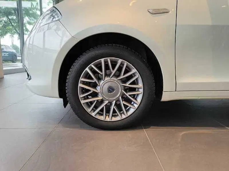Lancia Ypsilon usata a Forlì-Cesena (8)
