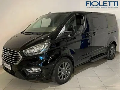 Ford Tourneo Custom 320 2.0 TDCi 130CV aut. PL Titanium del 2022 usata a Concesio
