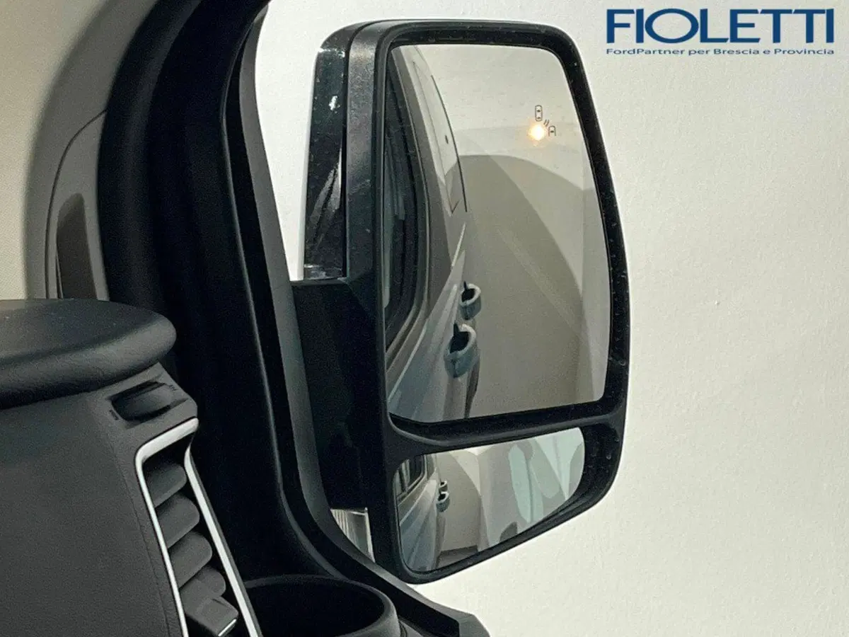 Ford Tourneo Custom usata a Brescia (14)
