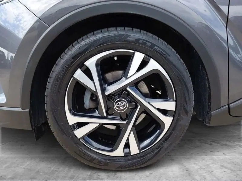 Toyota Toyota C-HR usata a Cagliari (14)
