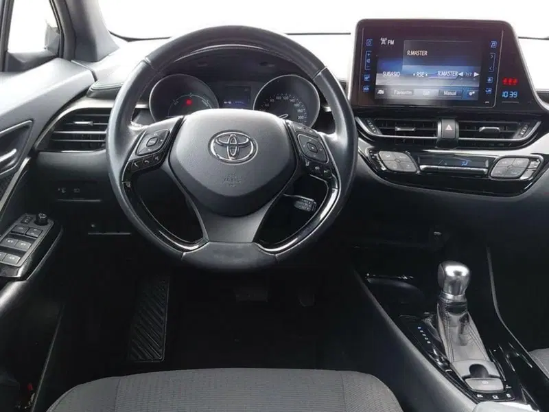 Toyota Toyota C-HR usata a Cagliari (9)