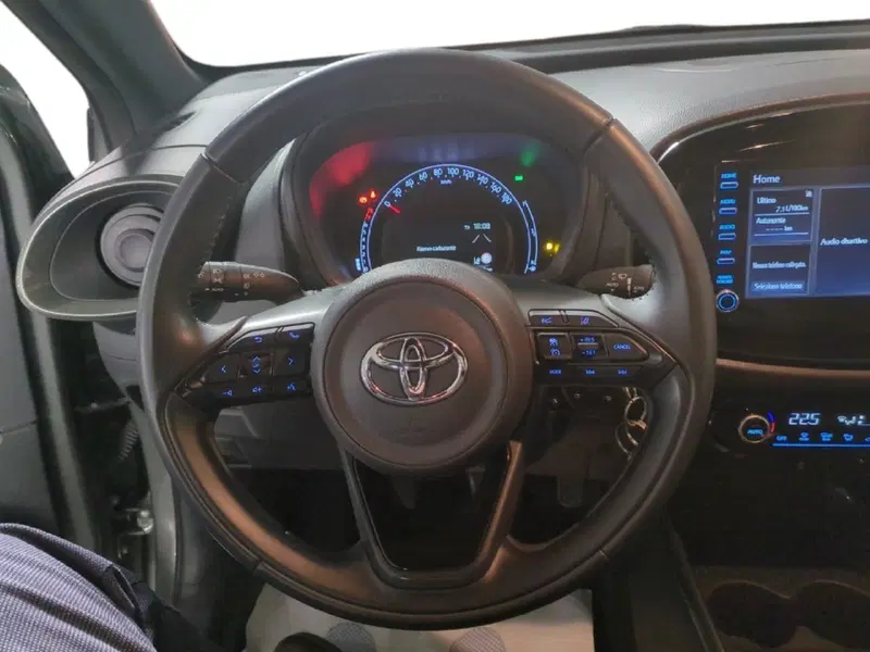 Toyota Aygo X usata a Milano (11)