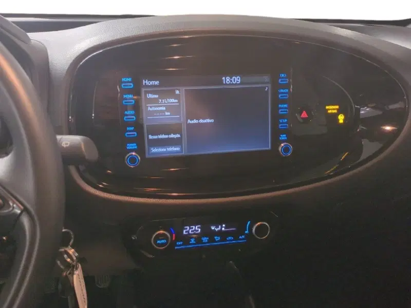 Toyota Aygo X usata a Milano (12)