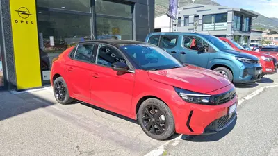 Opel Corsa 1.2 100 CV GS Line del 2024 usata a Saint-Christophe