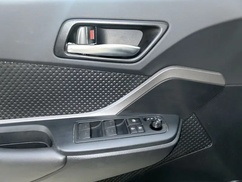 Toyota Toyota C-HR usata a Modena (13)