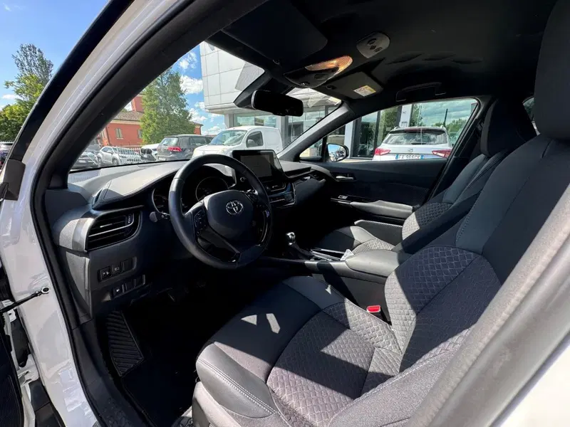 Toyota Toyota C-HR usata a Modena (12)