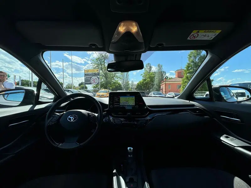 Toyota Toyota C-HR usata a Modena (17)