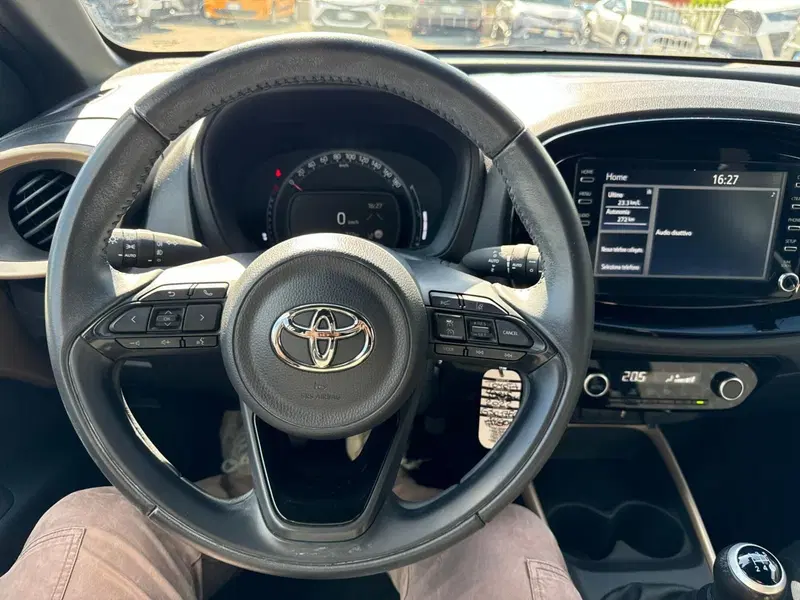 Toyota Aygo X usata a Modena (11)