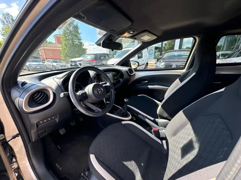 Toyota Aygo X usata a Modena (12)