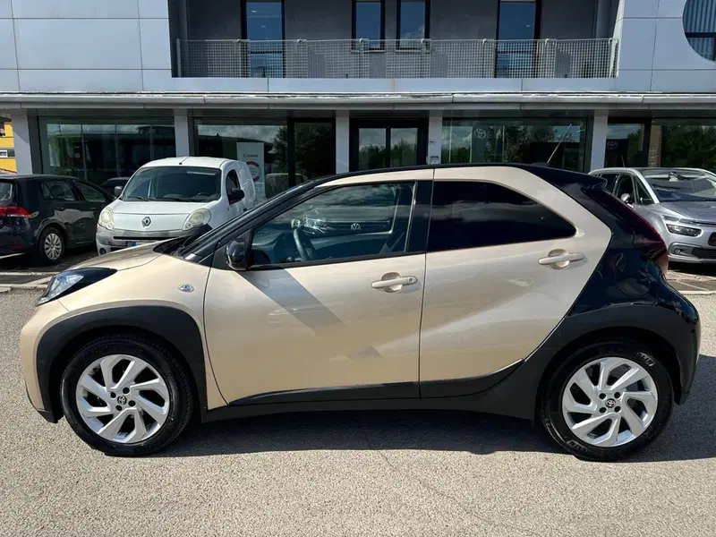 Toyota Aygo X usata a Modena (9)