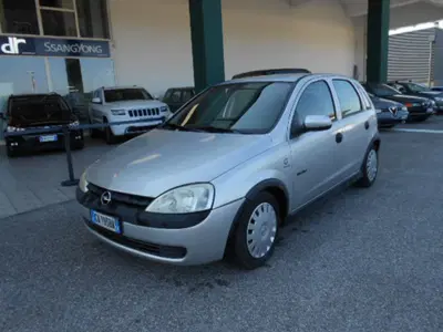 Opel Corsa 1.7 16V DI cat 5 porte Comfort del 2002 usata a Pordenone
