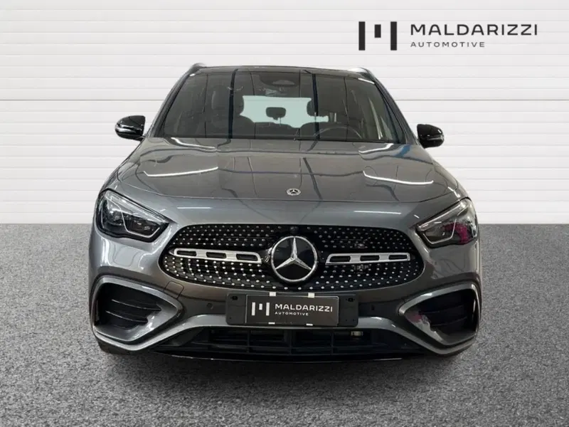 Mercedes-Benz GLA SUV usata a Lecce (2)