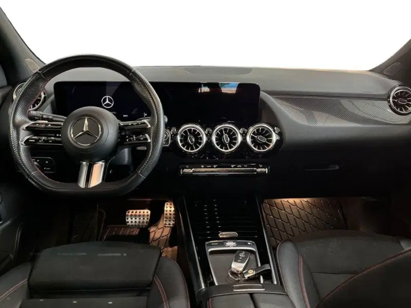 Mercedes-Benz GLA SUV usata a Lecce (8)