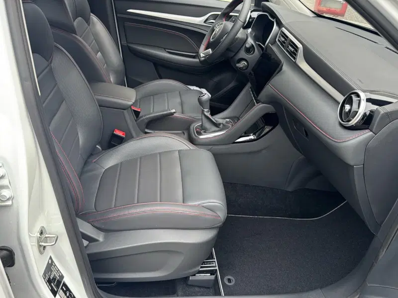 Mg ZS nuova a Ferrara (10)