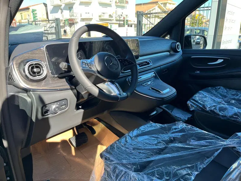 Mercedes-Benz Classe V nuova a Chieti (8)
