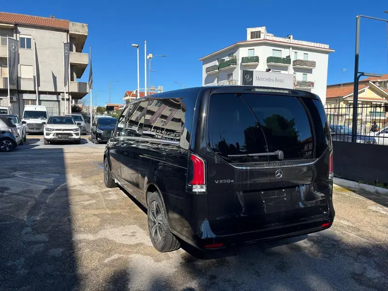 Mercedes-Benz Classe V nuova a Chieti (7)
