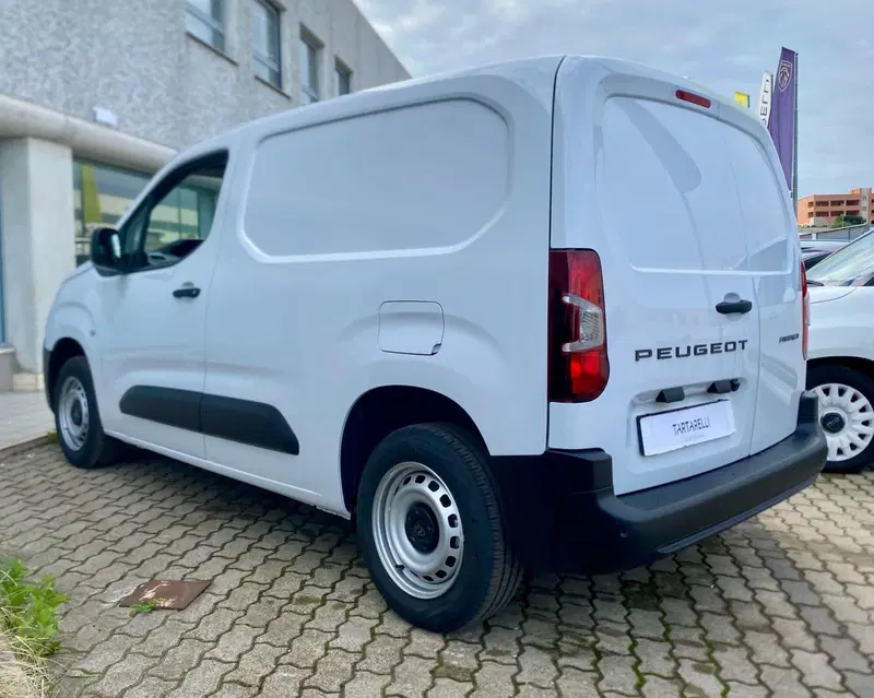 Peugeot Partner Furgone nuova a Bari (6)