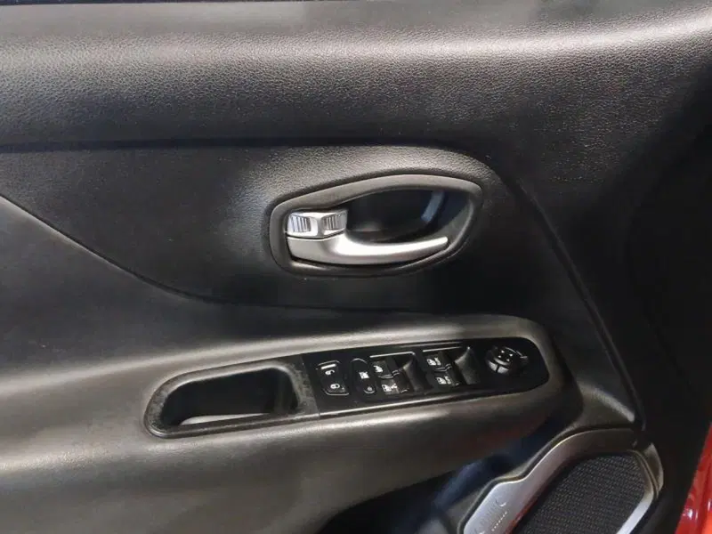 Jeep Renegade usata a Genova (12)