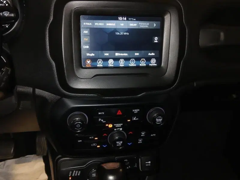 Jeep Renegade usata a Genova (15)