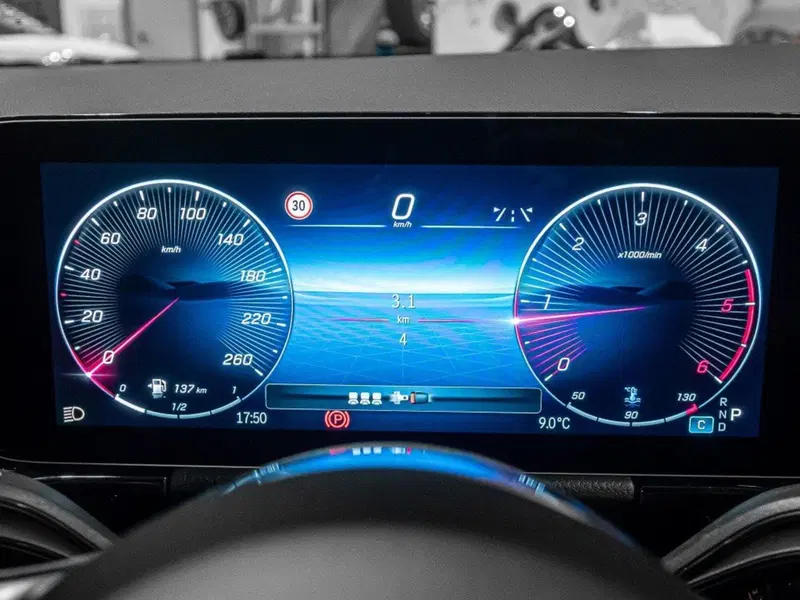 Mercedes-Benz GLA SUV nuova a Ancona (14)