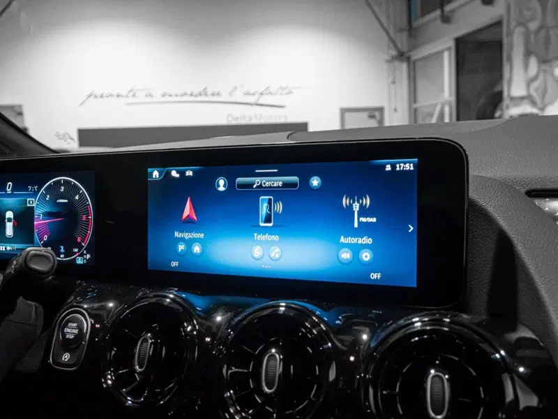Mercedes-Benz GLA SUV nuova a Ancona (18)