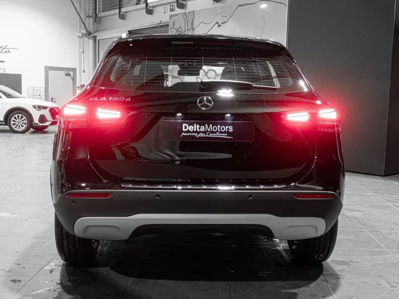 Mercedes-Benz GLA SUV nuova a Ancona (3)