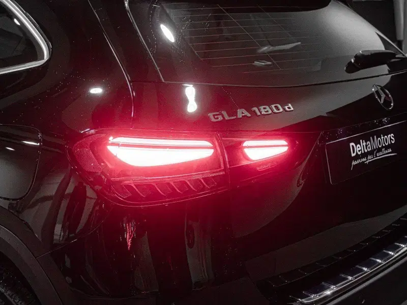 Mercedes-Benz GLA SUV nuova a Ancona (8)