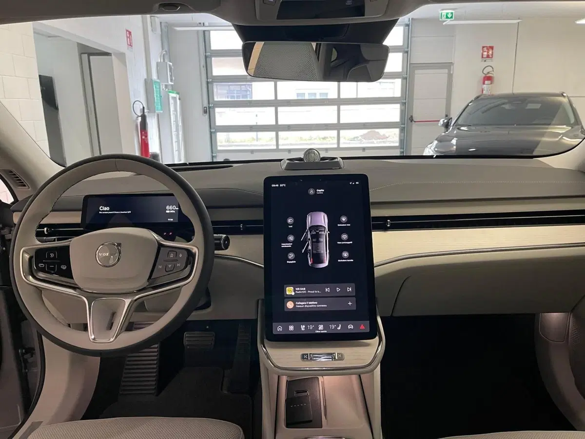 Volvo ES90 nuova a Como (11)