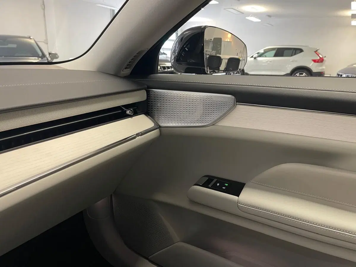 Volvo ES90 nuova a Como (15)