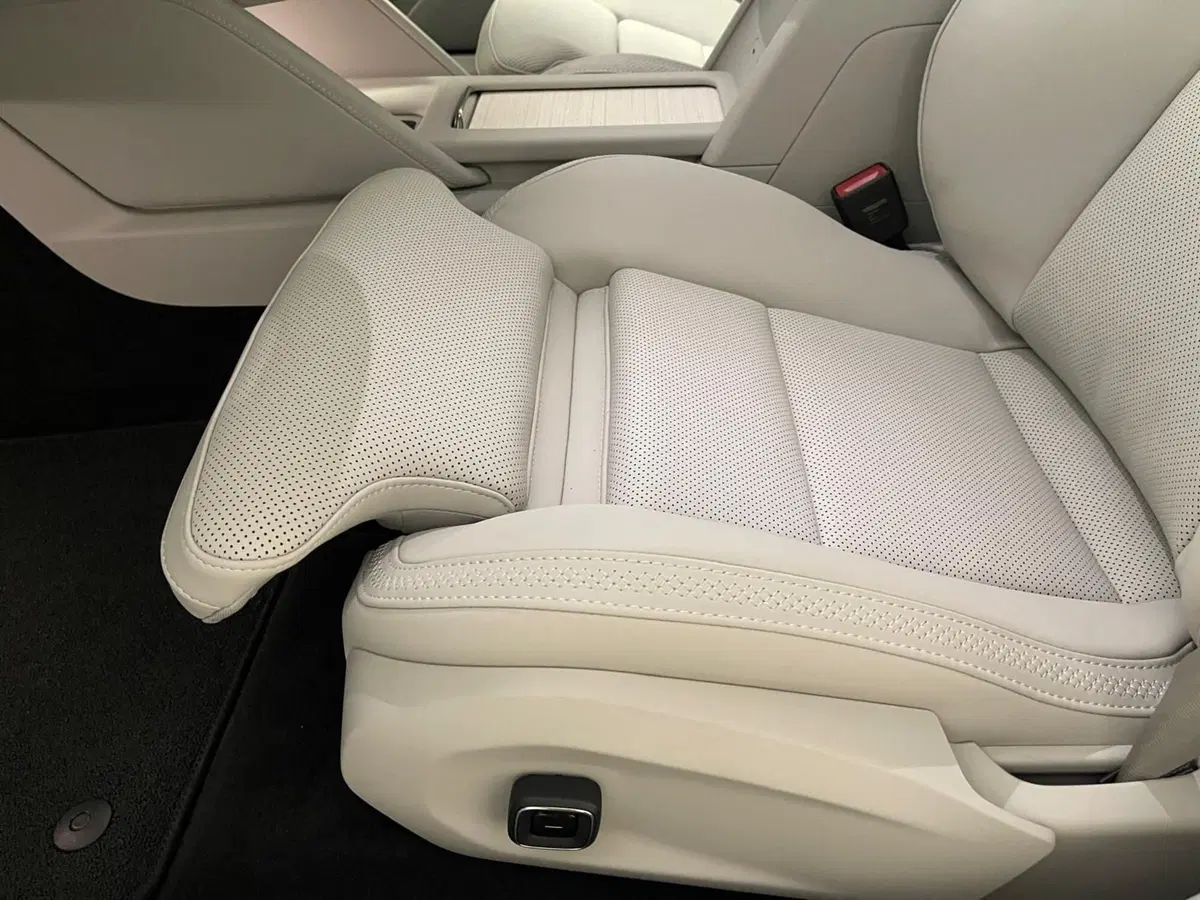 Volvo ES90 nuova a Como (16)