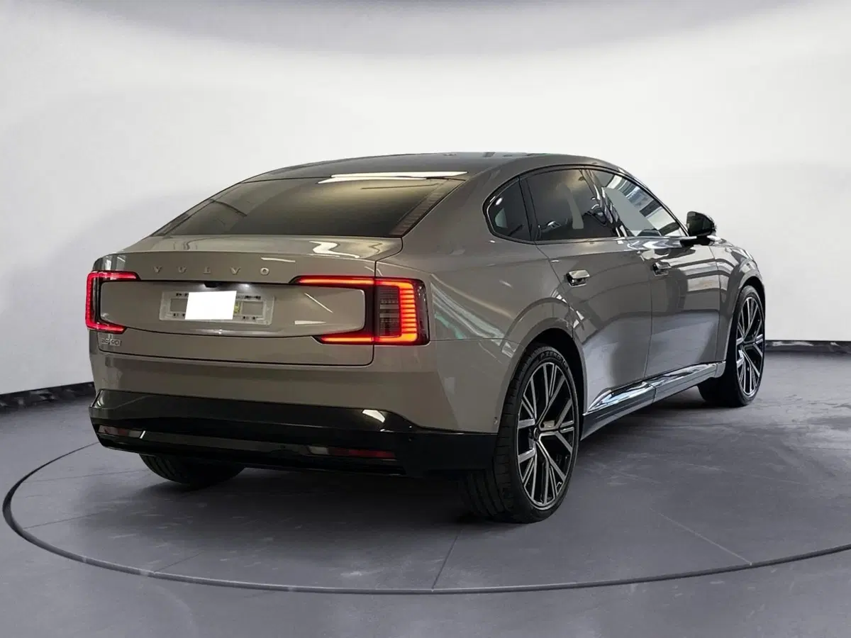 Volvo ES90 nuova a Como (4)
